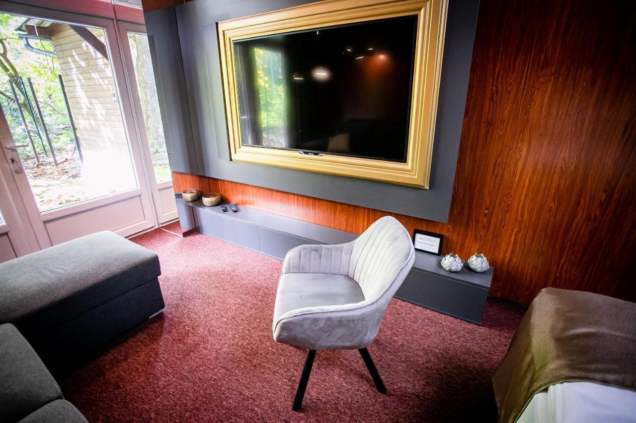 Motel1- A Megfizetheto Luxus! Dunaújváros Eksteriør billede