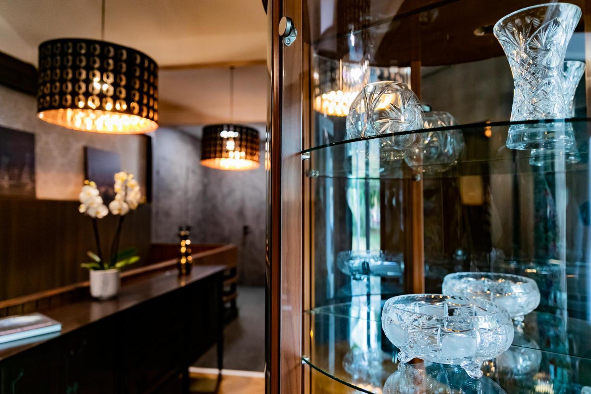 Motel1- A Megfizetheto Luxus! Dunaújváros Eksteriør billede
