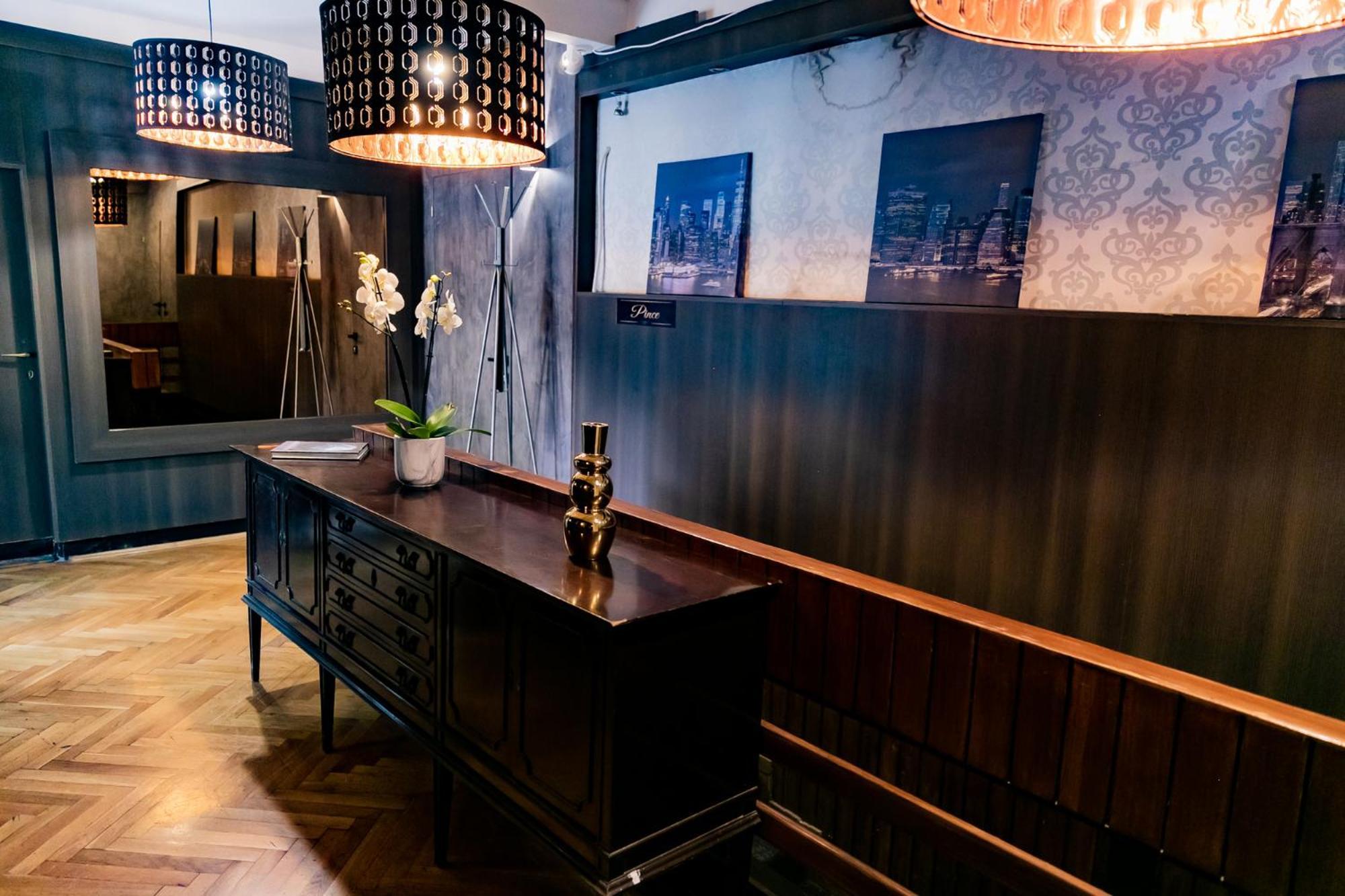 Motel1- A Megfizetheto Luxus! Dunaújváros Eksteriør billede