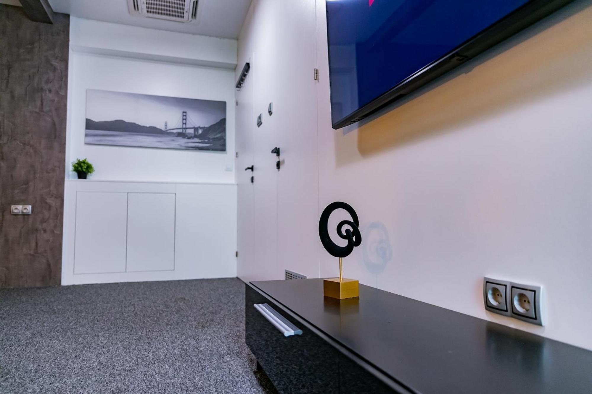 Motel1- A Megfizetheto Luxus! Dunaújváros Eksteriør billede