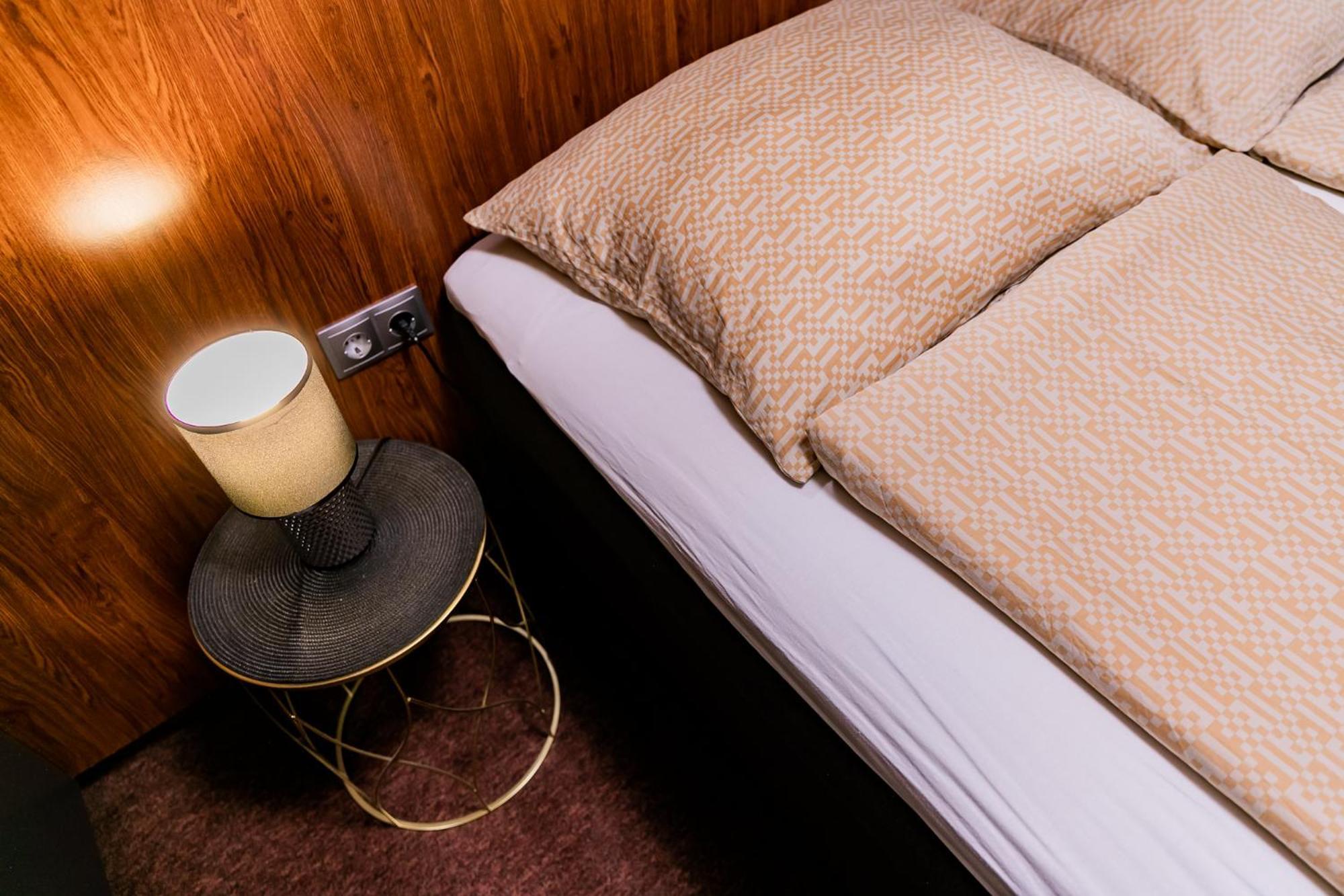 Motel1- A Megfizetheto Luxus! Dunaújváros Eksteriør billede
