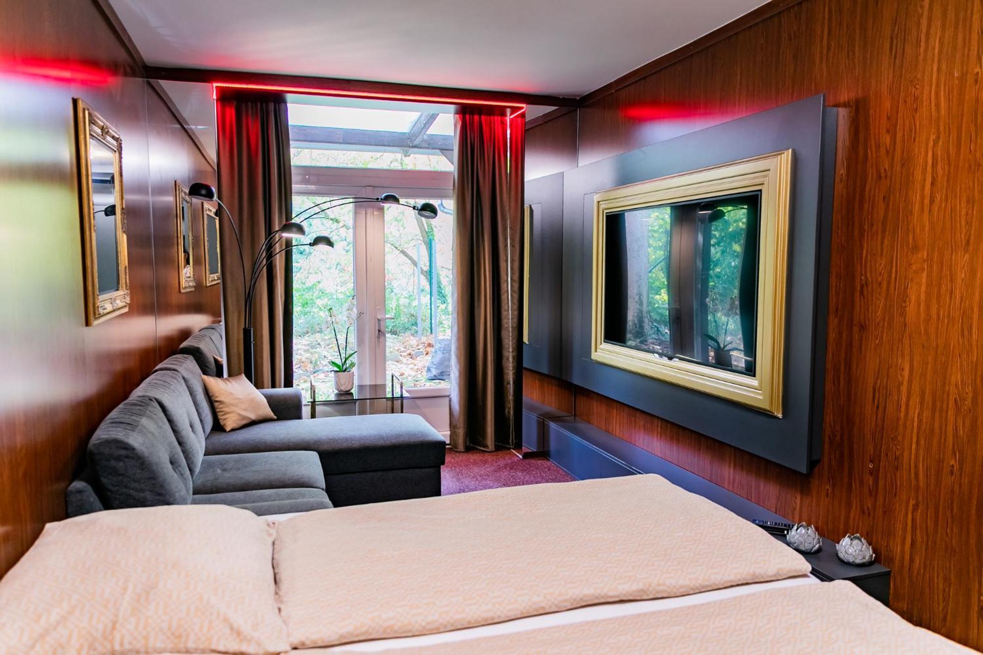 Motel1- A Megfizetheto Luxus! Dunaújváros Eksteriør billede