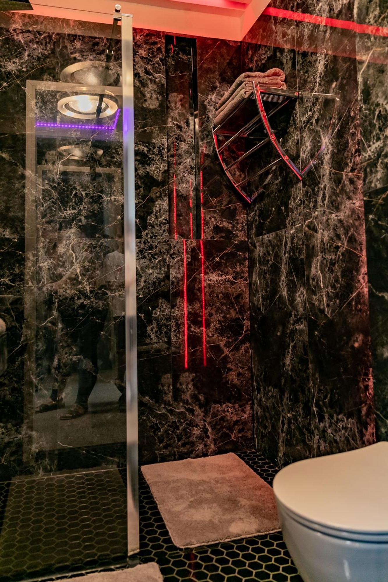 Motel1- A Megfizetheto Luxus! Dunaújváros Eksteriør billede