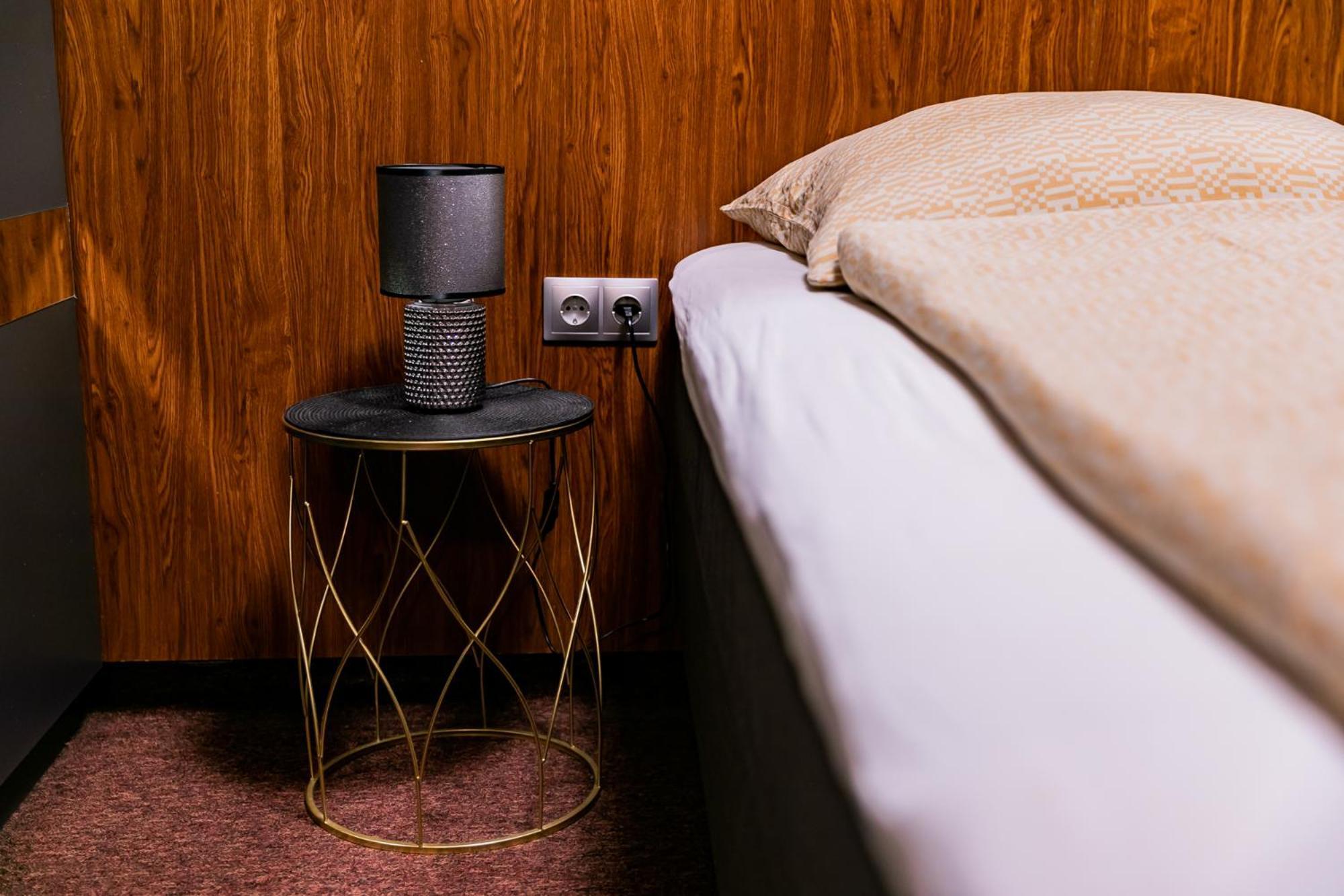 Motel1- A Megfizetheto Luxus! Dunaújváros Eksteriør billede