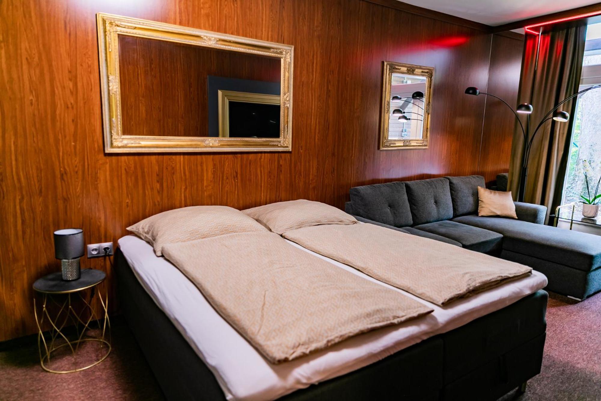 Motel1- A Megfizetheto Luxus! Dunaújváros Eksteriør billede