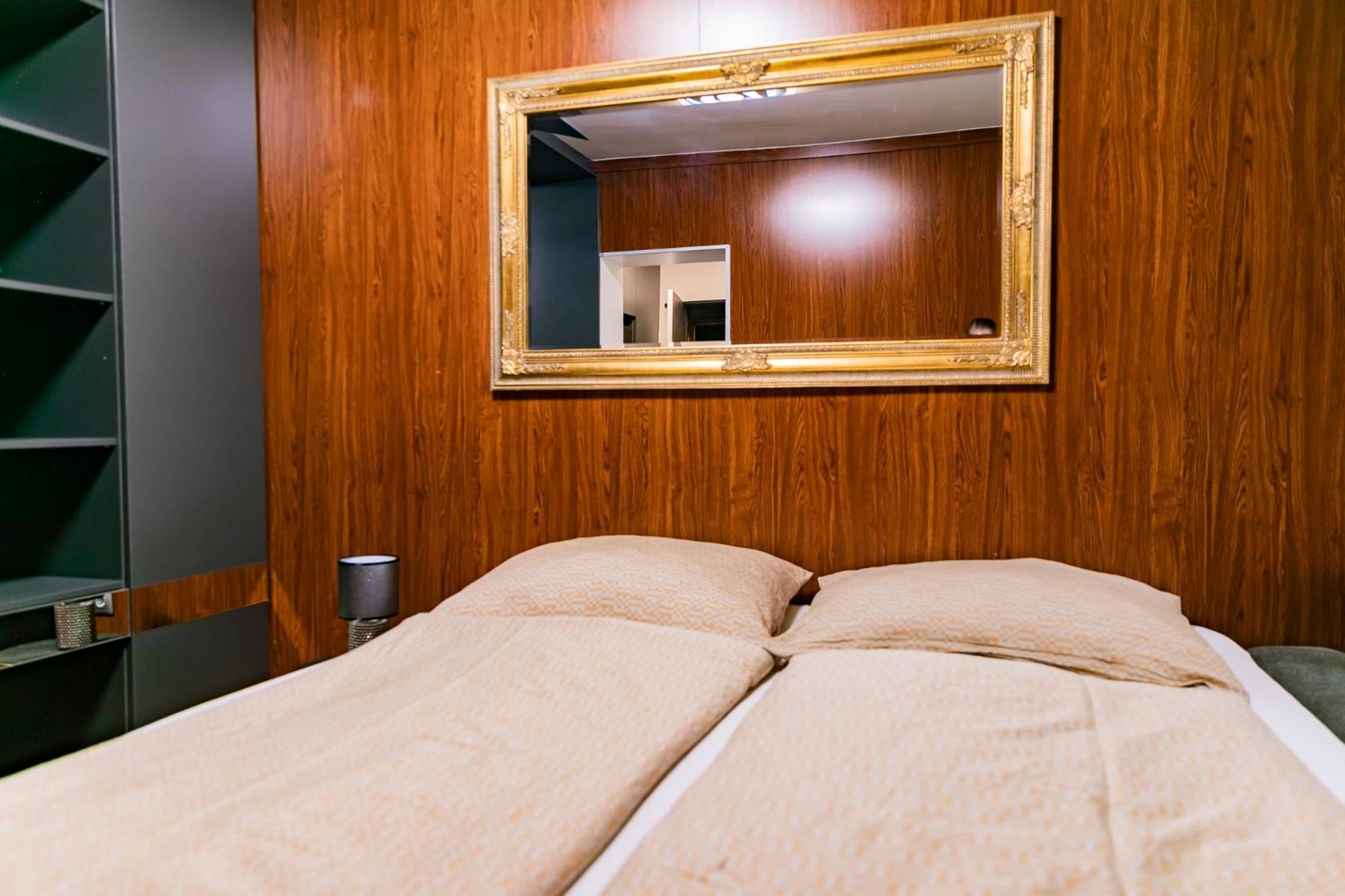 Motel1- A Megfizetheto Luxus! Dunaújváros Eksteriør billede