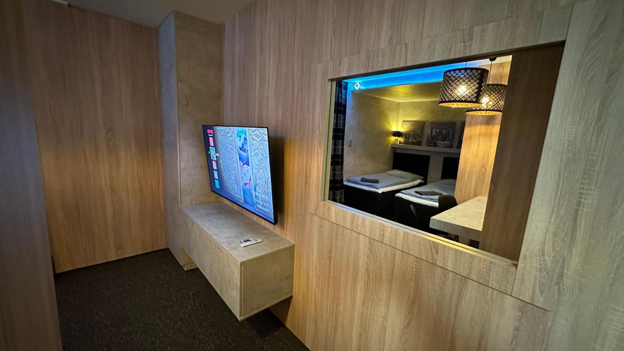 Motel1- A Megfizetheto Luxus! Dunaújváros Eksteriør billede